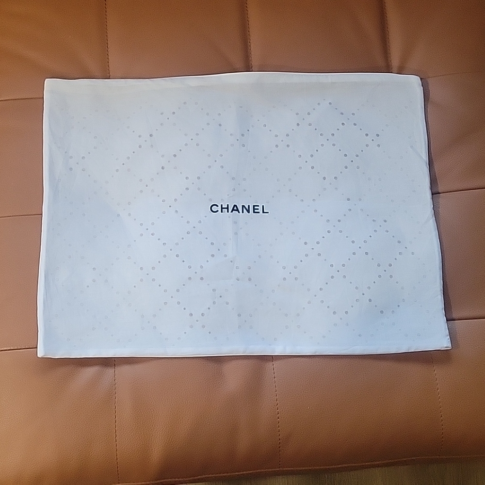 COPY - Chanel zip dust bag